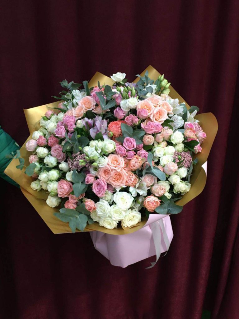 Букет из кустовые розы цена 5500руб