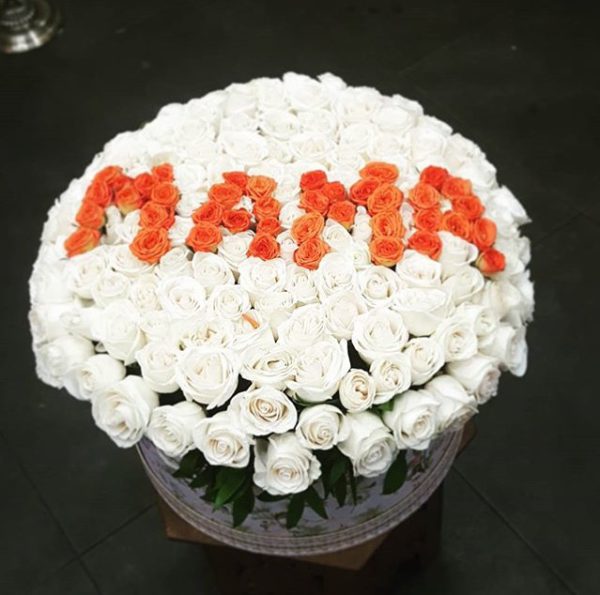 Коробка цветы кустовые розы и обычно розы для Маме цена 11000руб